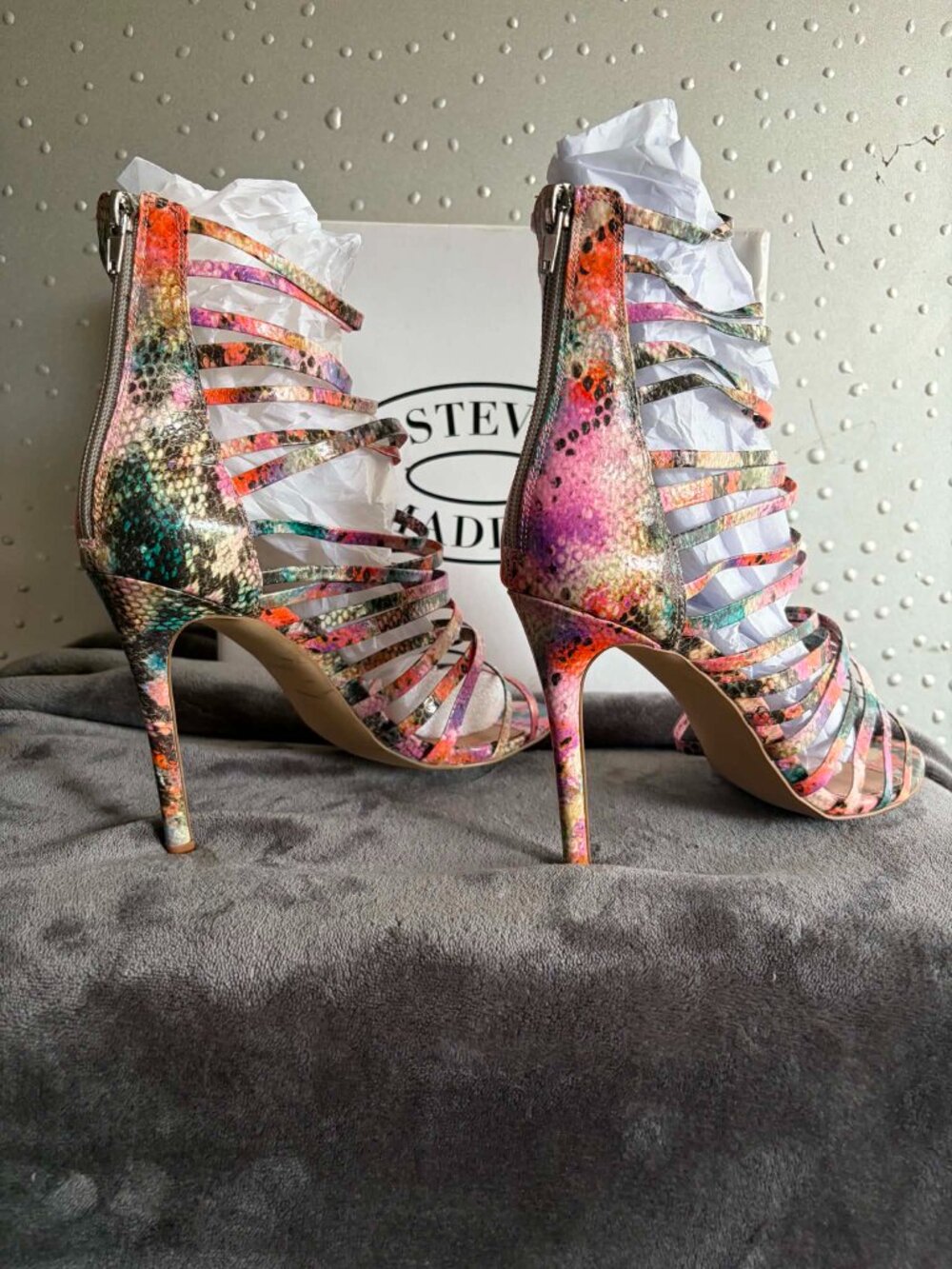 Shoes - Picture 2 of 3